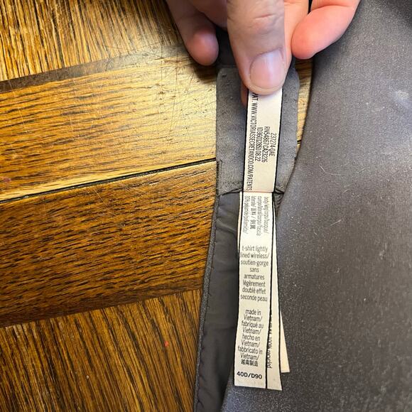 VS Lightly Lined Wireless T-Shirt Bra 40D - Picture 7 of 10